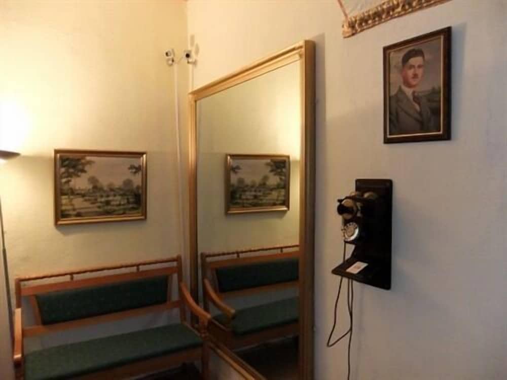 College Guest House 26/37