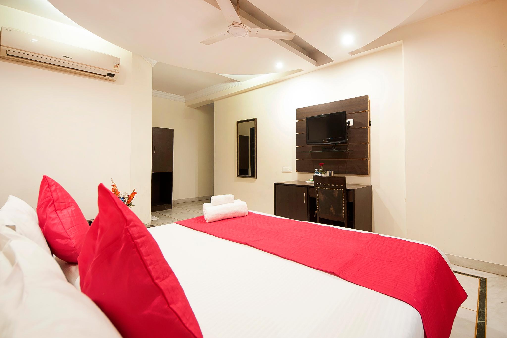 Super, Queen Bed