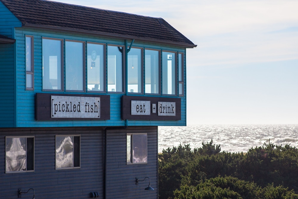 Adrift Hotel 1/50