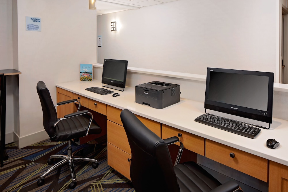 Holiday Inn Express Harrisburg East 59/71