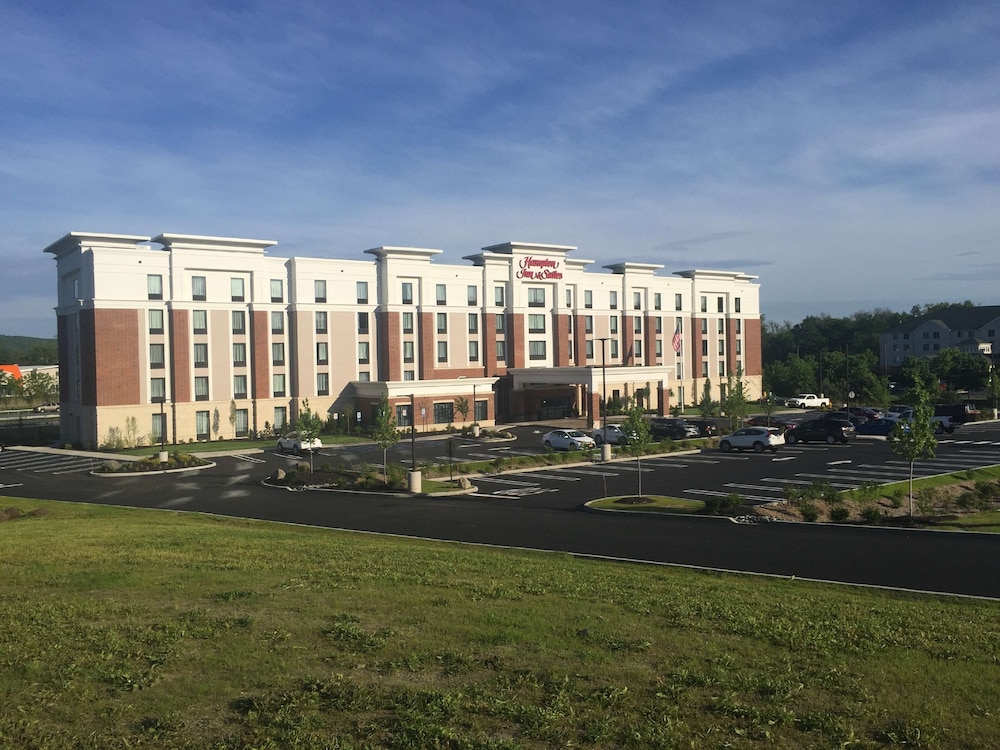 Hampton Inn & Suites Newburgh Stewart Airport 1/39