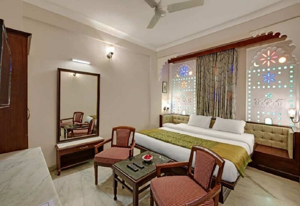 HOTEL RAJ PALACE 39/50