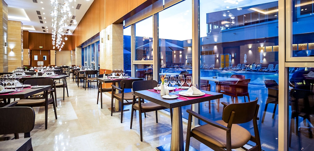 Golden Tulip Le Diplomate Cotonou 59/72