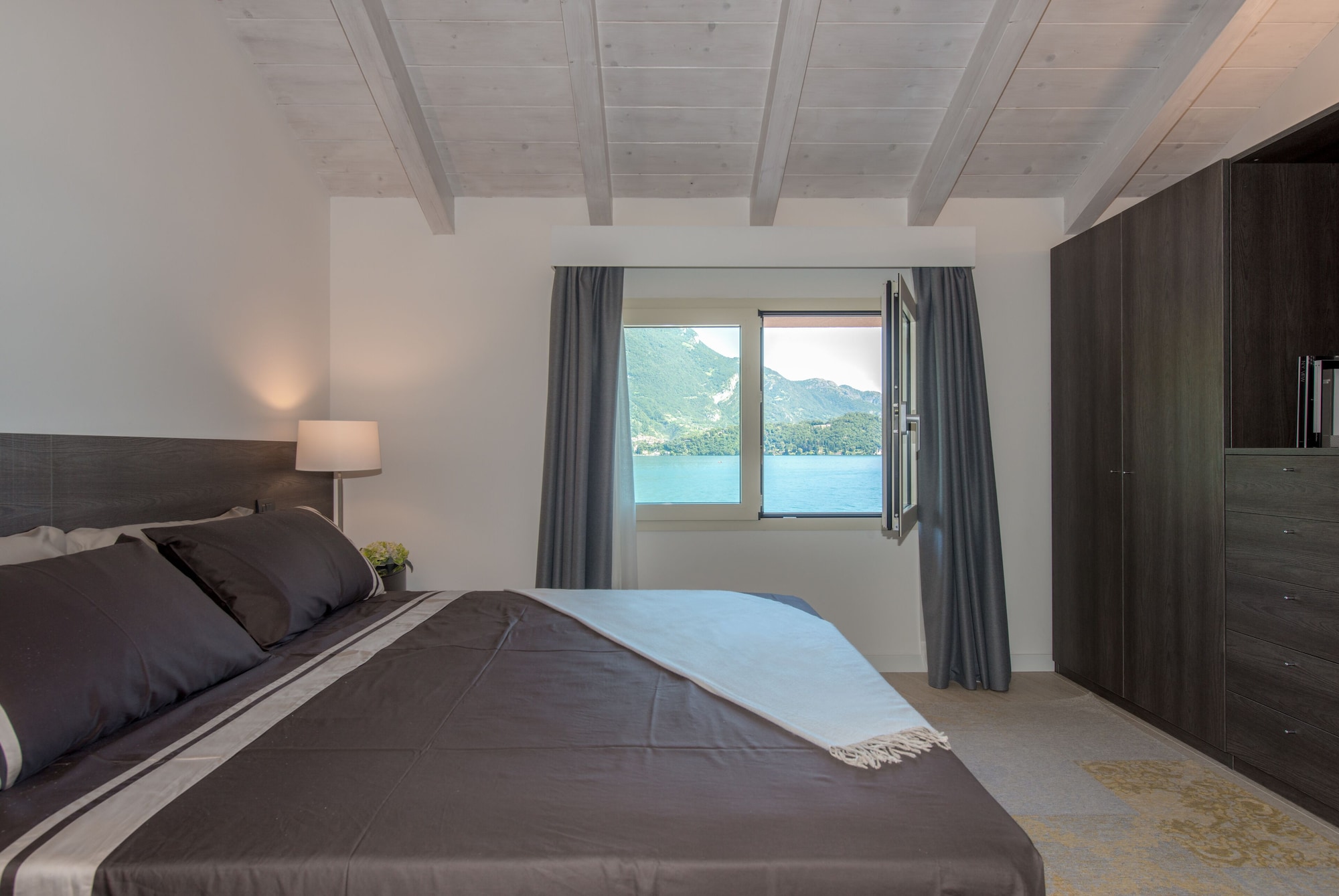 Villa, 1 Single and 3 Queen Beds