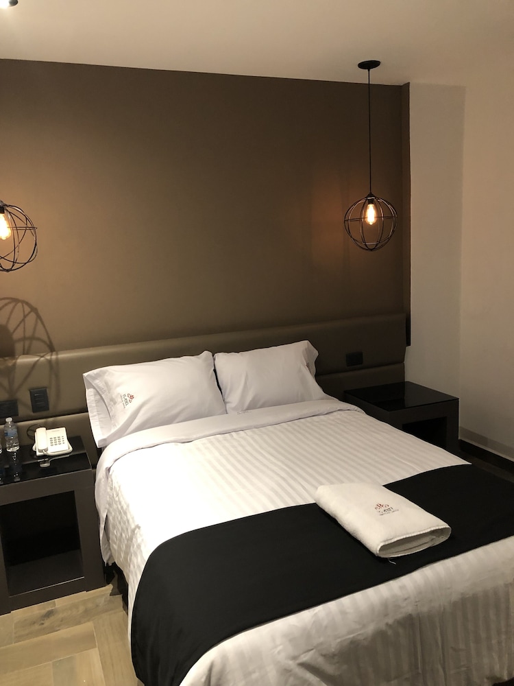 Hotel Isabel Unico 13/37
