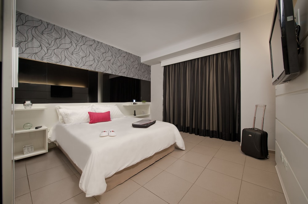 Hb Hotels Sequoia 11/50