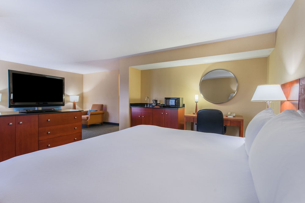 Crowne Plaza Dulles Airport 19/72