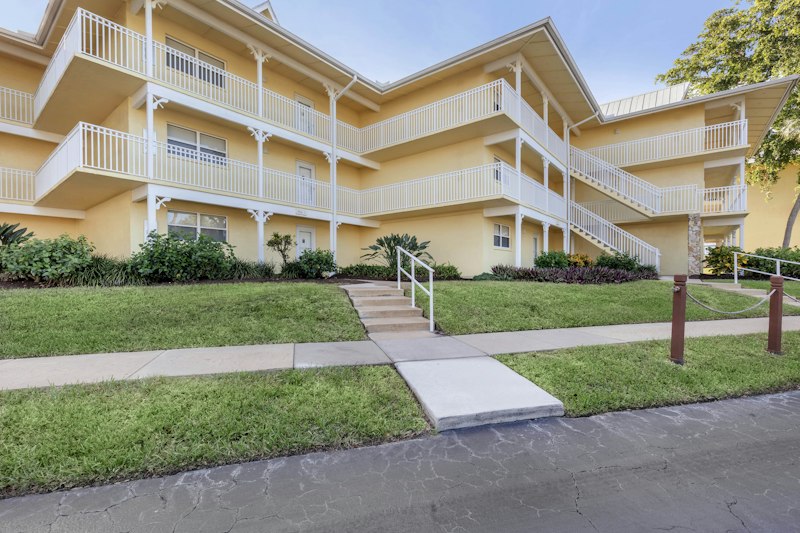 Hilton Vacation Club Charter Club Naples Bay 13/16
