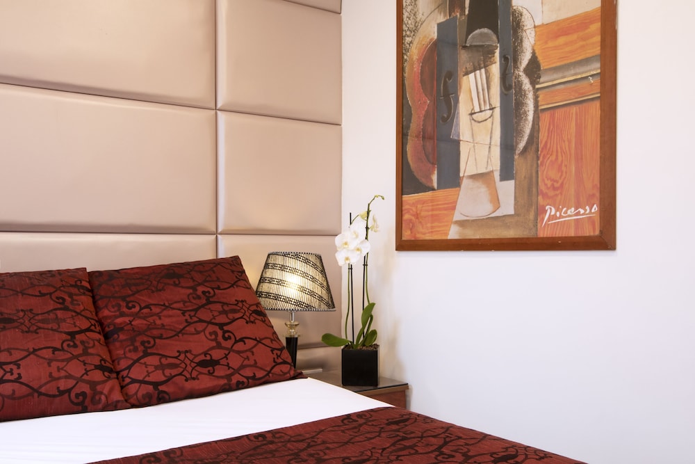 City Inn Russell Square 24/60