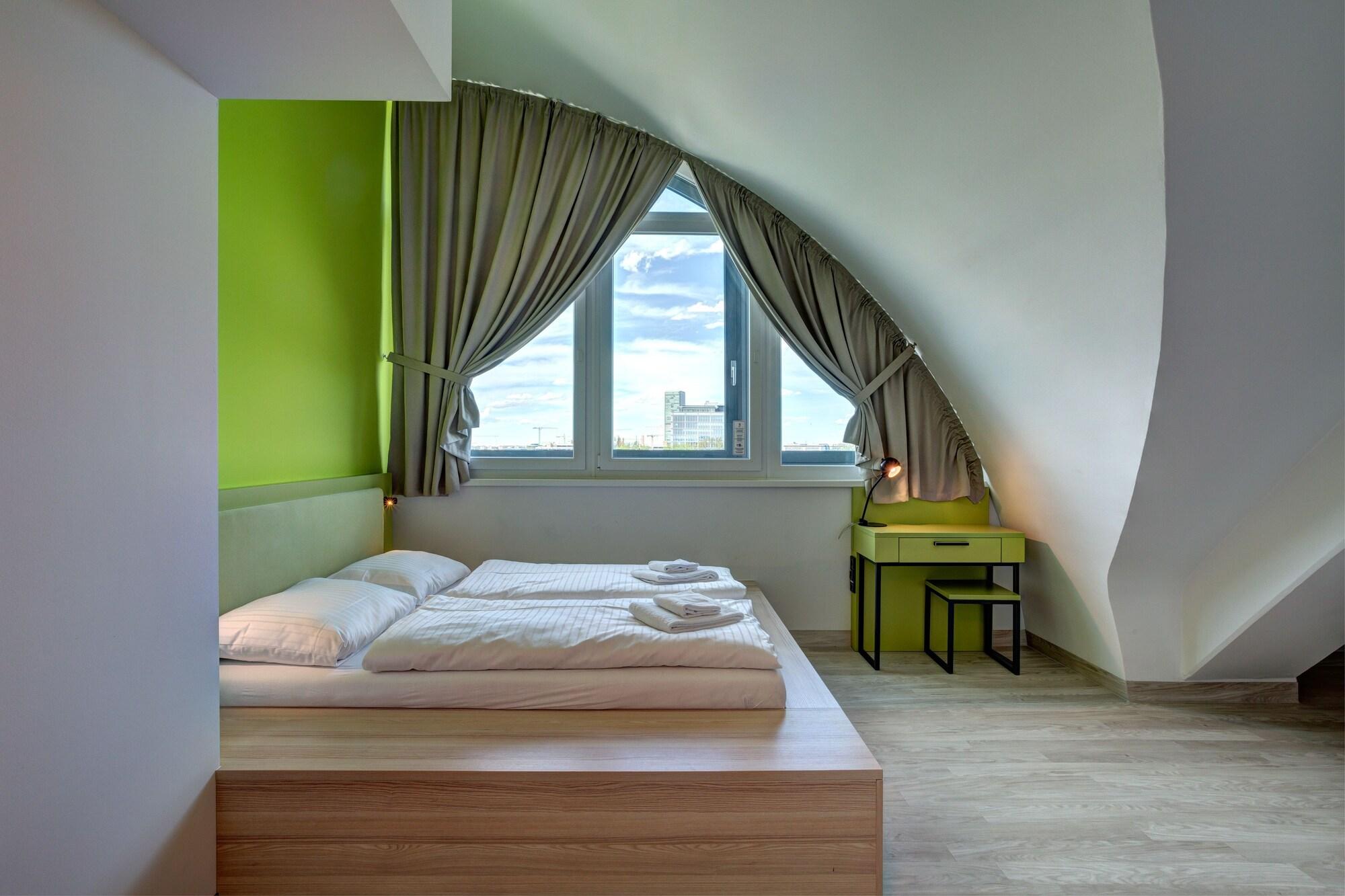MEININGER Hotel Munich Olympiapark 18/30