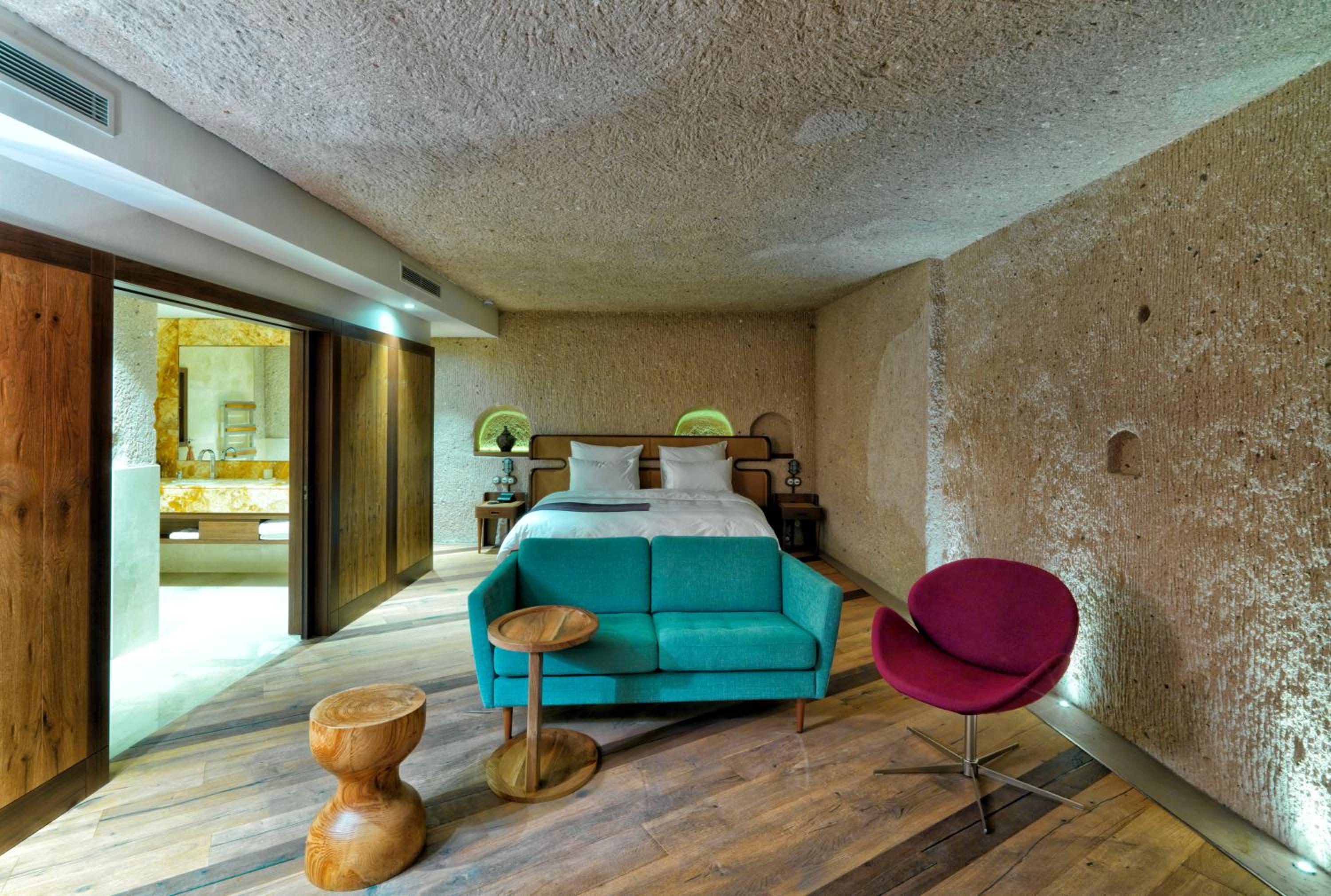Cave, Deluxe, Suite
