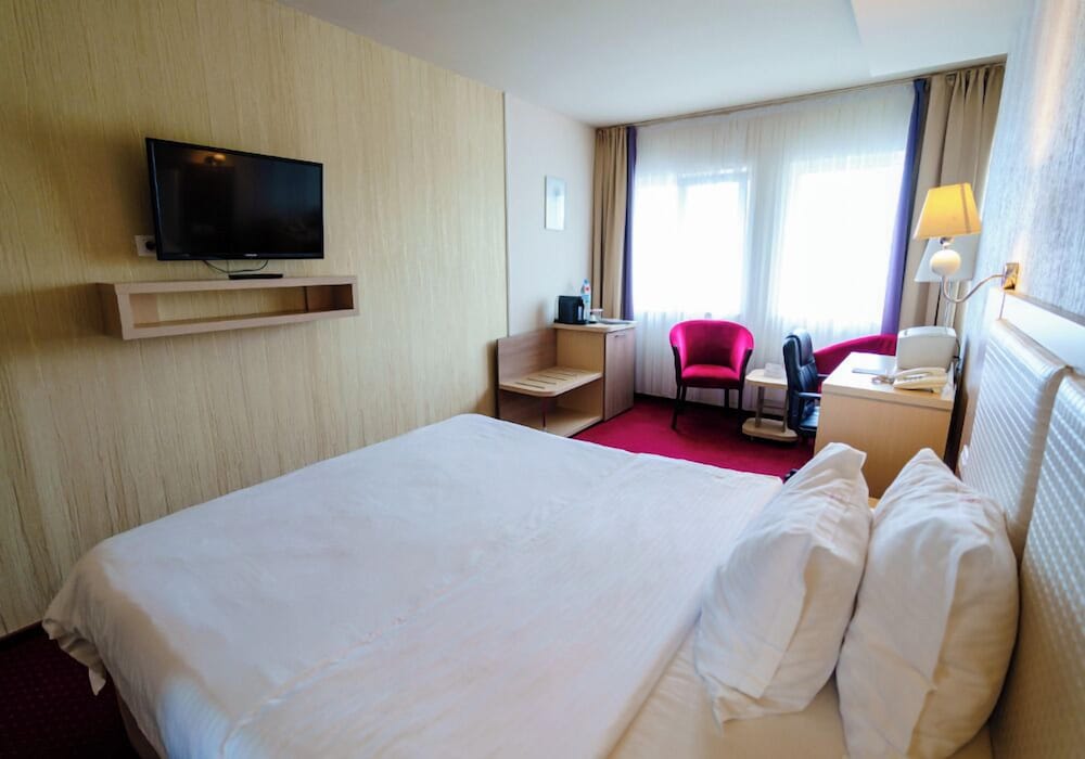 HOTEL CRAIOVITA 20/50