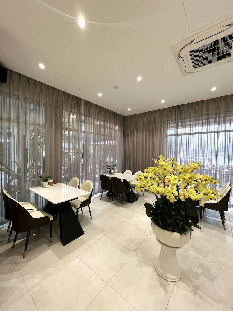 Mango Hotel Hanoi 30/50
