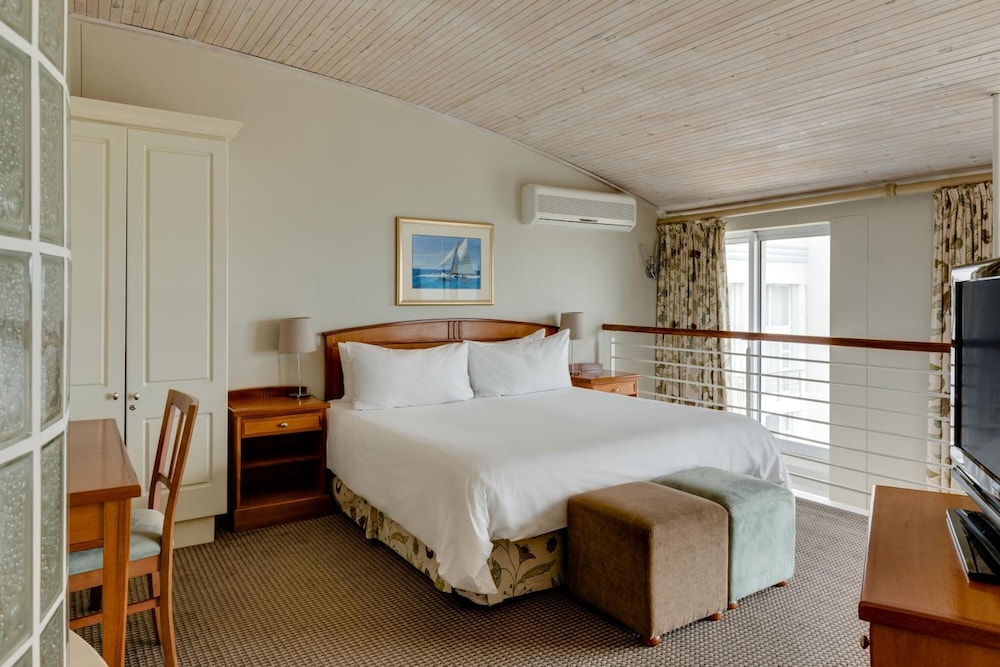 LOFT, PARTIAL SEA VIEW
