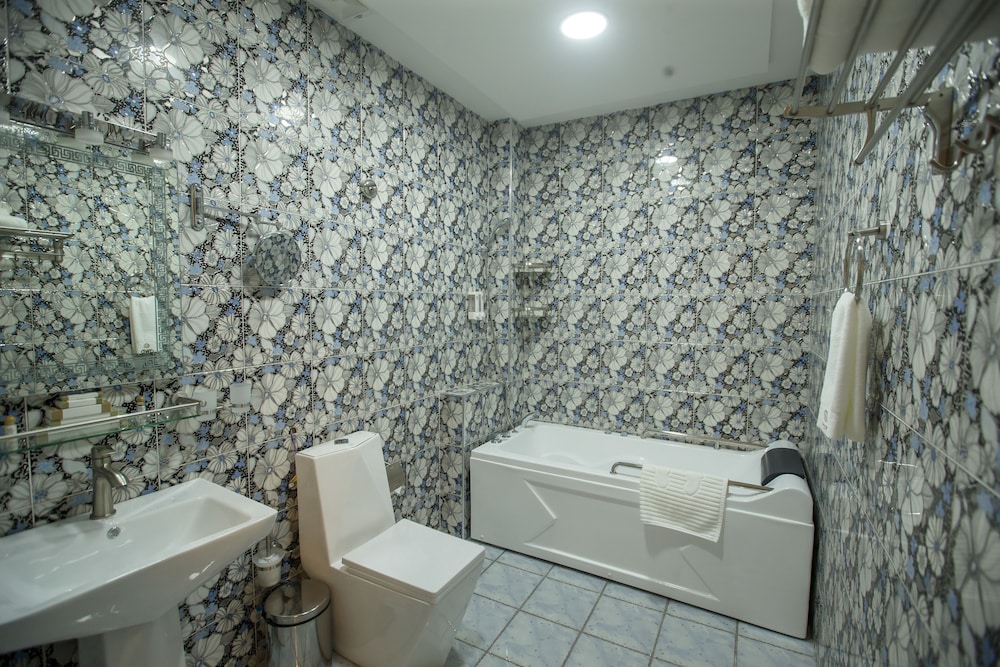 Daniel Hill E 24/65
