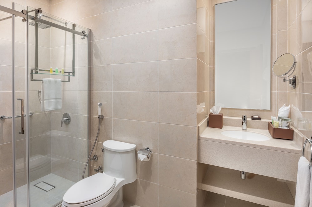 فندق قمر جدة(Landmark Hotel & Suites (formerly Al Qamar Hotel)) 45/46