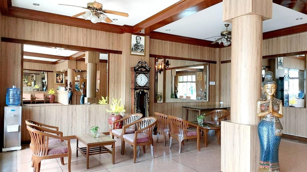 SURIWONG CHUMPHON HOTEL 53/59