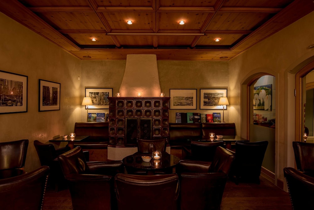 Bauer Hotel Restaurant 50/73