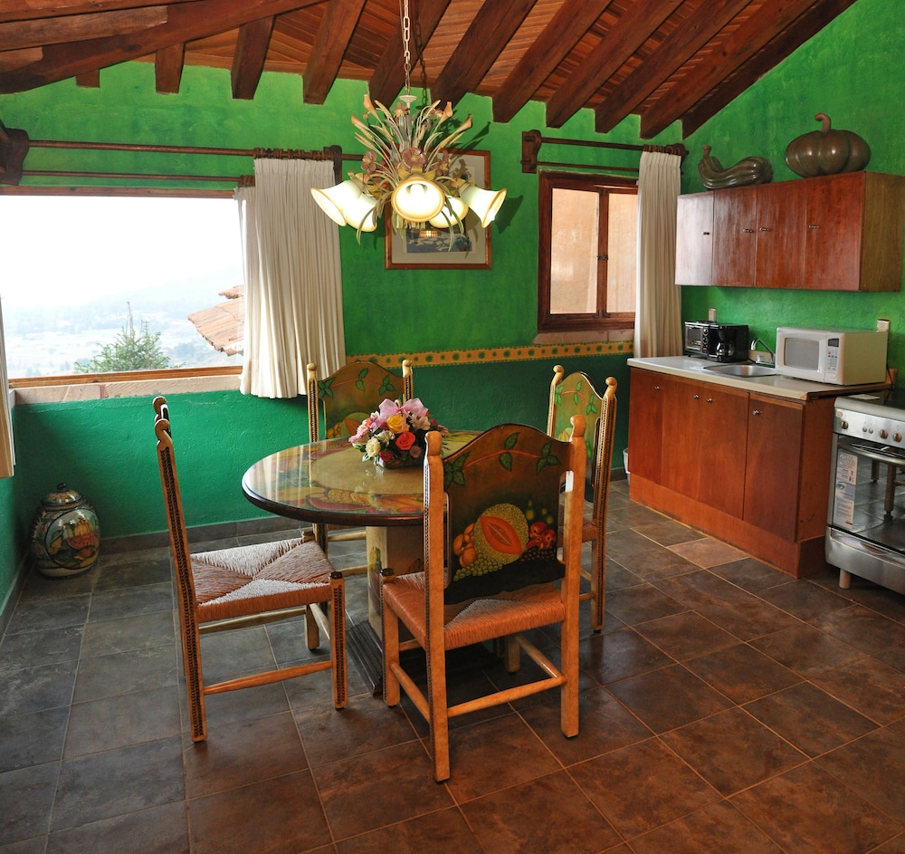 Eco Hotel Ixhi 55/74