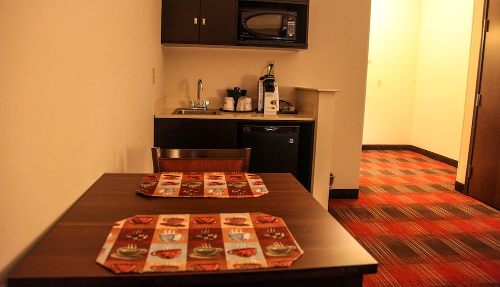 Holiday Inn Express Suites La Vale Cumberland 55/59