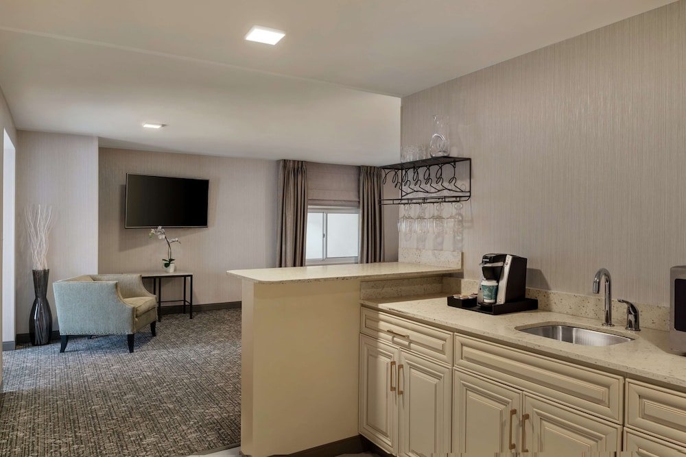 Hilton Garden Inn Springfield 57/76