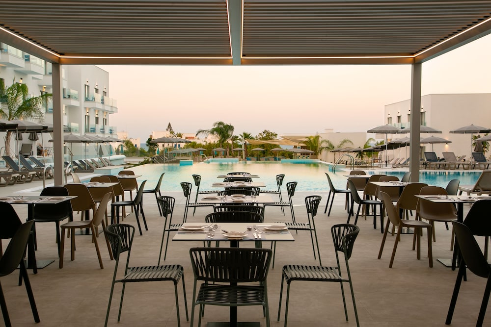 Atlantica Aqua Blue Hotel 32/50