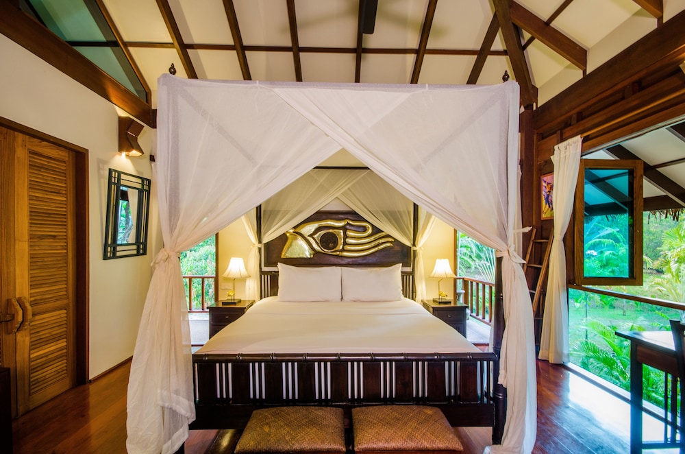 Koh Jum Beach Villas 17/76