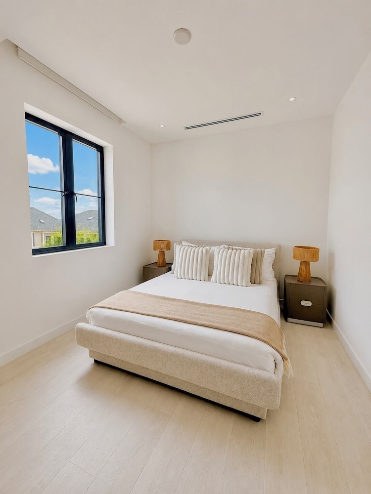 Family, Apartment, 1 King and 2 Queen Beds, Marina View