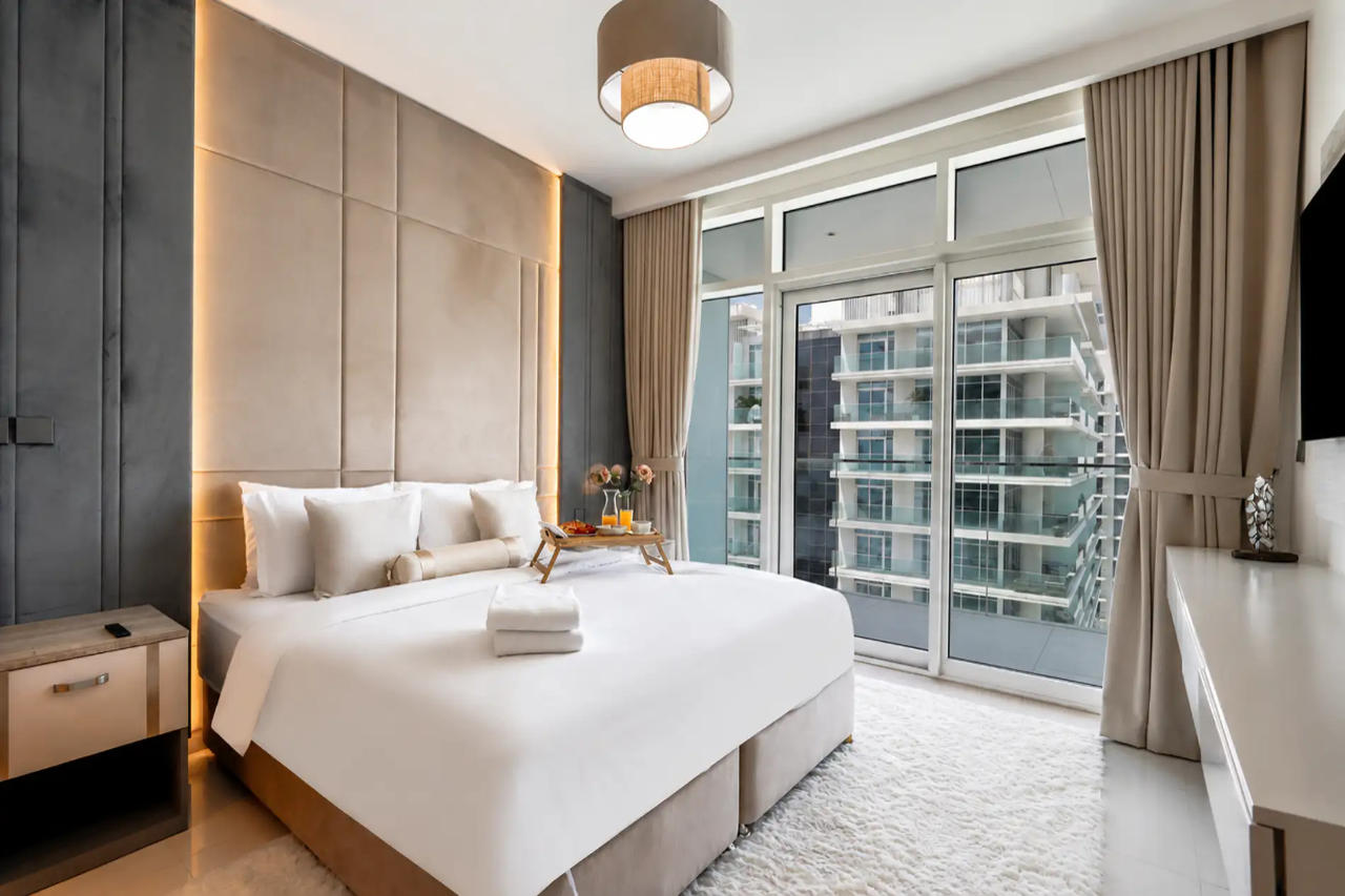 Room at 3BR with Marina Skyline View & Private Beach, DUBAI