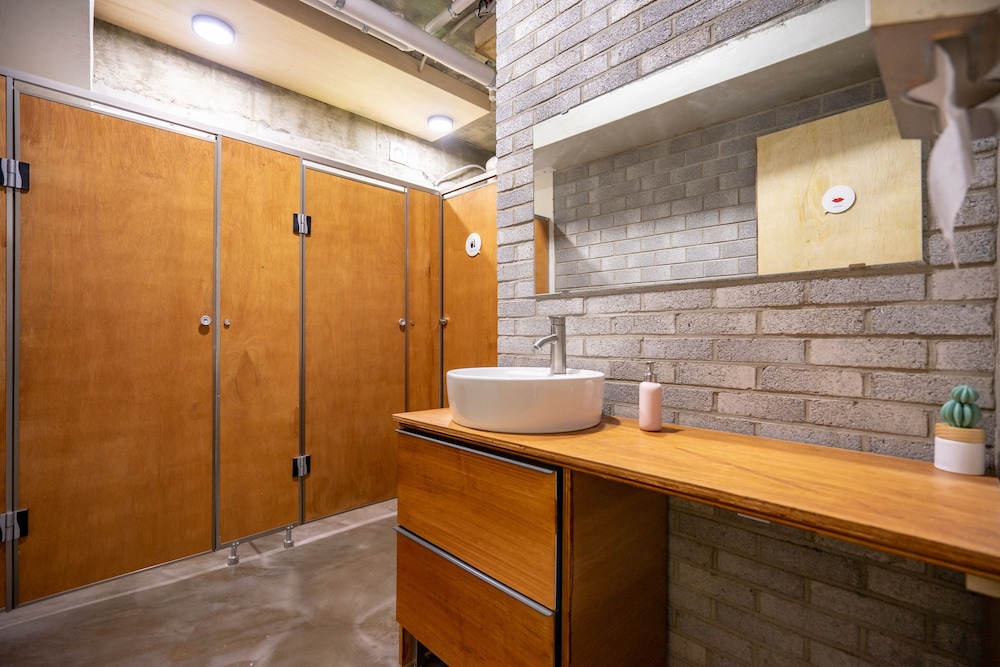 Mireuk Mireuk Beer Hostel 41/42