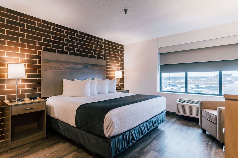 Best Western Plus Executive Residency Waterloo and Cedar Falls 14/42