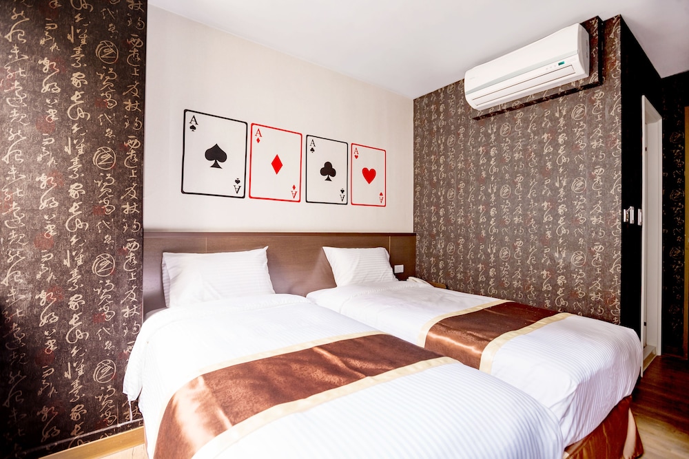 A Ace Hotel 30/56