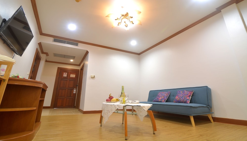 Chumphon Gardens Hotel 42/64