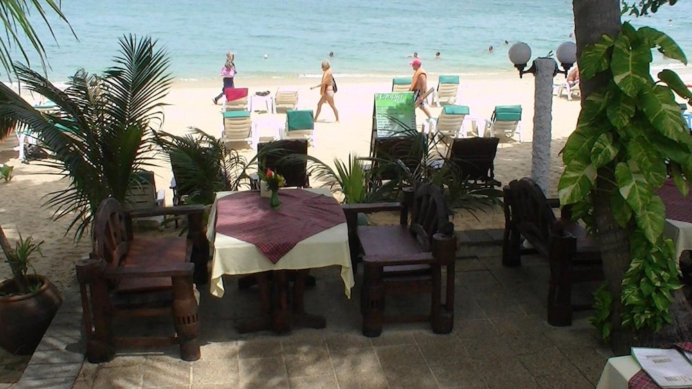 Utopia Resort 38/62