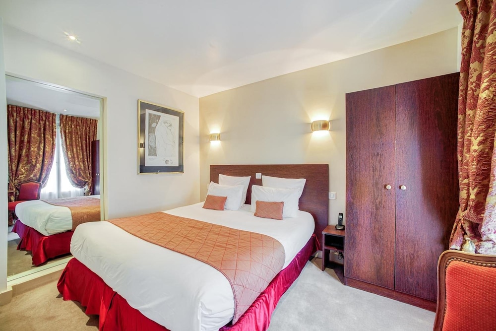 Queens Hotel 15/50