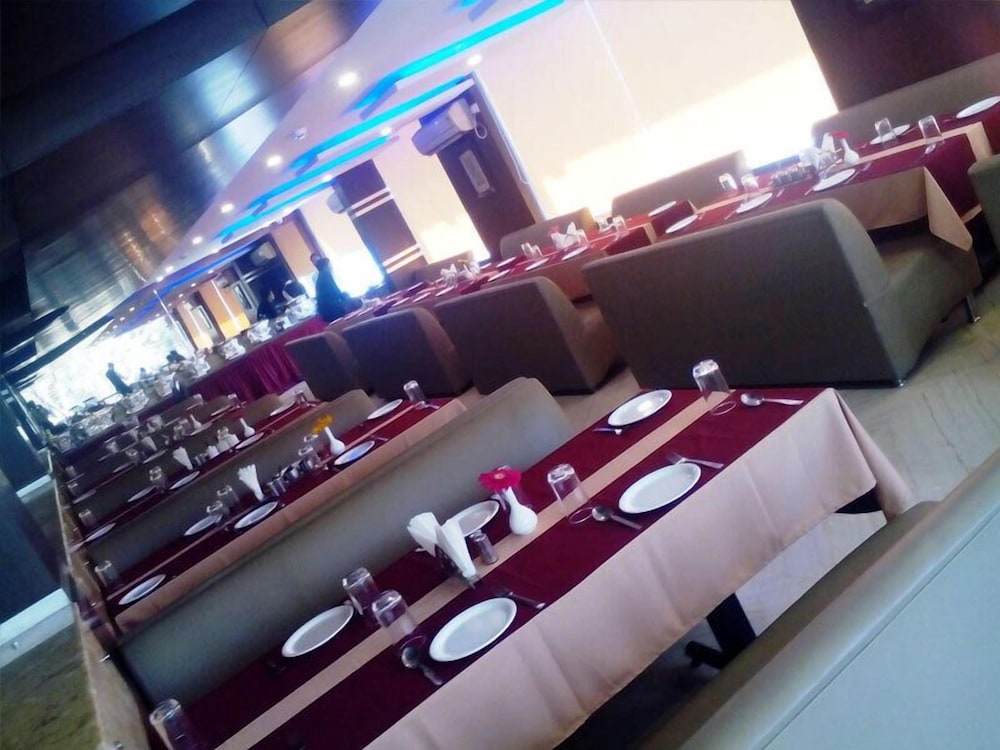 Icon Suites By Bhagini 36/50