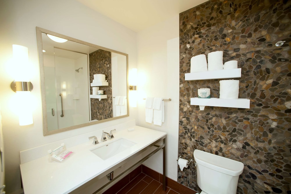 HILTON GARDEN INN SAN ANTONIO-LIVE OAK CONFERENCE CENTER 25/76
