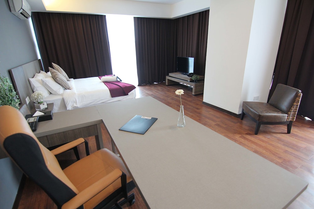 Nexus Regency Suites & Hotel 37/69