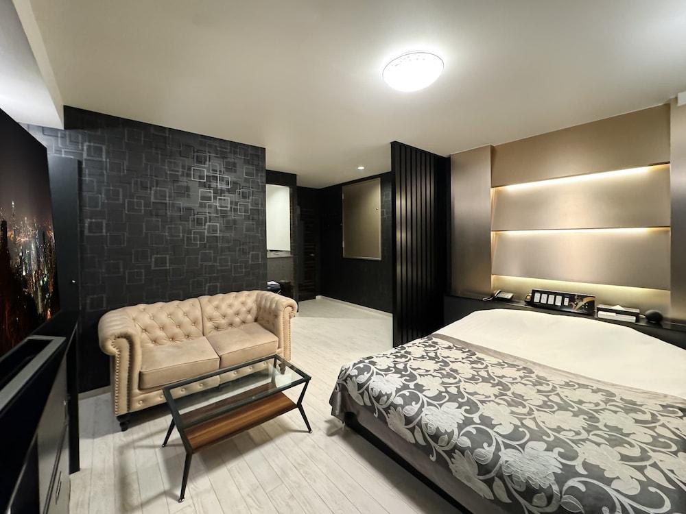 Semi Room, Luxury, Semi Double Bed