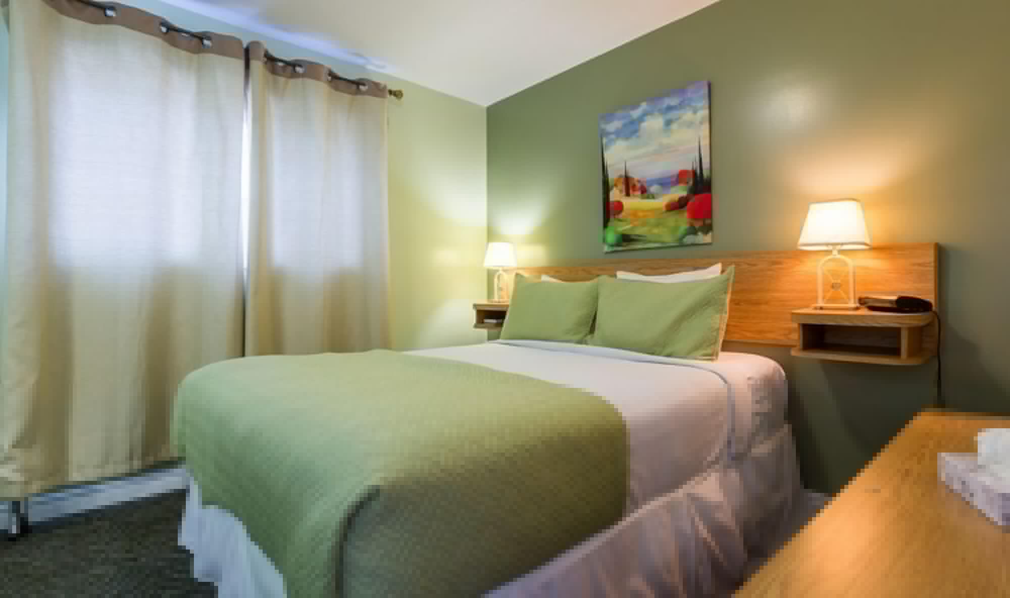1 BEDROOM, SUITE, JETTED TUB