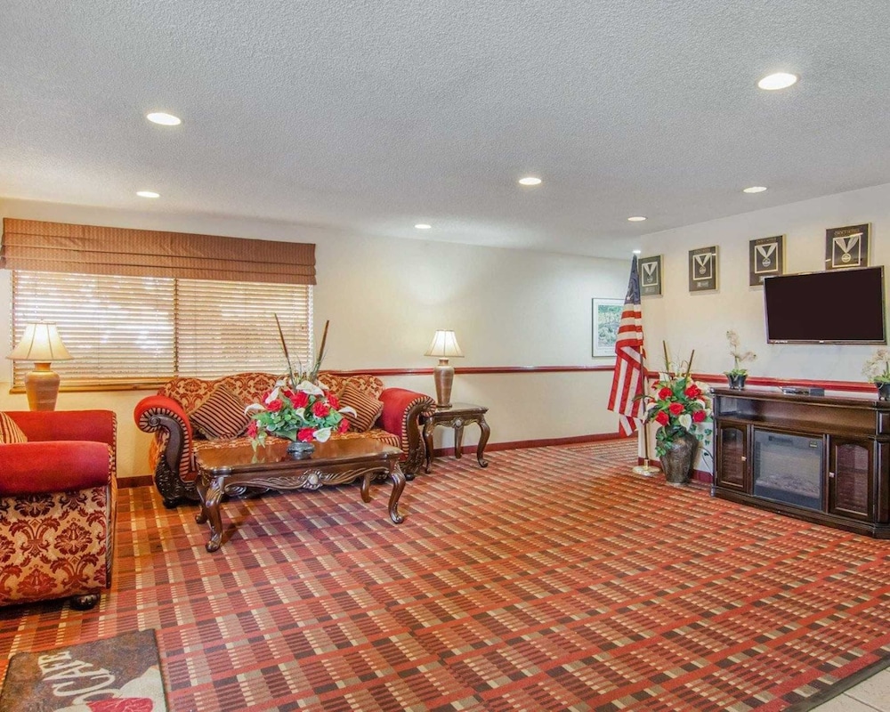 Quality Inn and Suites Medford Airport 31/51