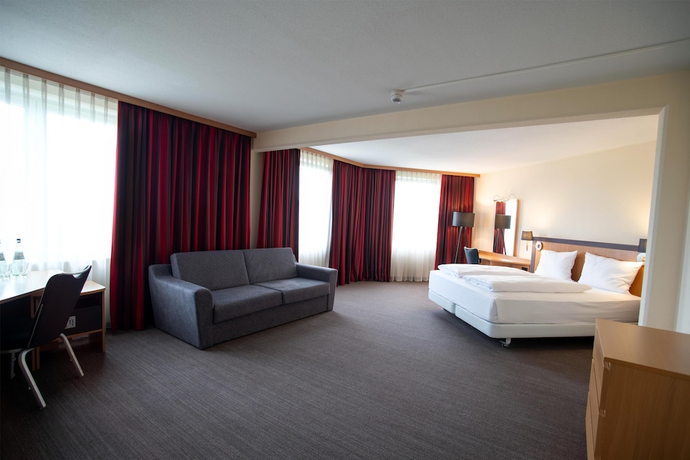 غرفة عائلية بسرير كوين مع أريكة، Best Western Conference Airporthotel Frankfurt-Moerfelden 6/10