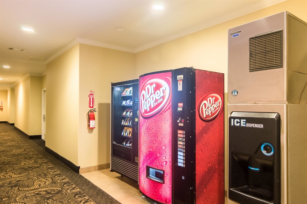 Econo Lodge Inn and Suites Colorado City, TX 30/47