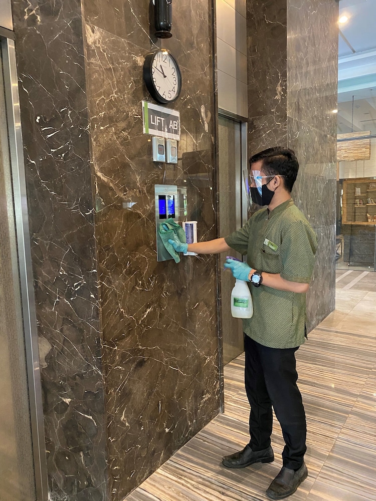 Grande Valore Hotel and Serviced Apartment (ex Oakwood Residence Cikarang) 13/68