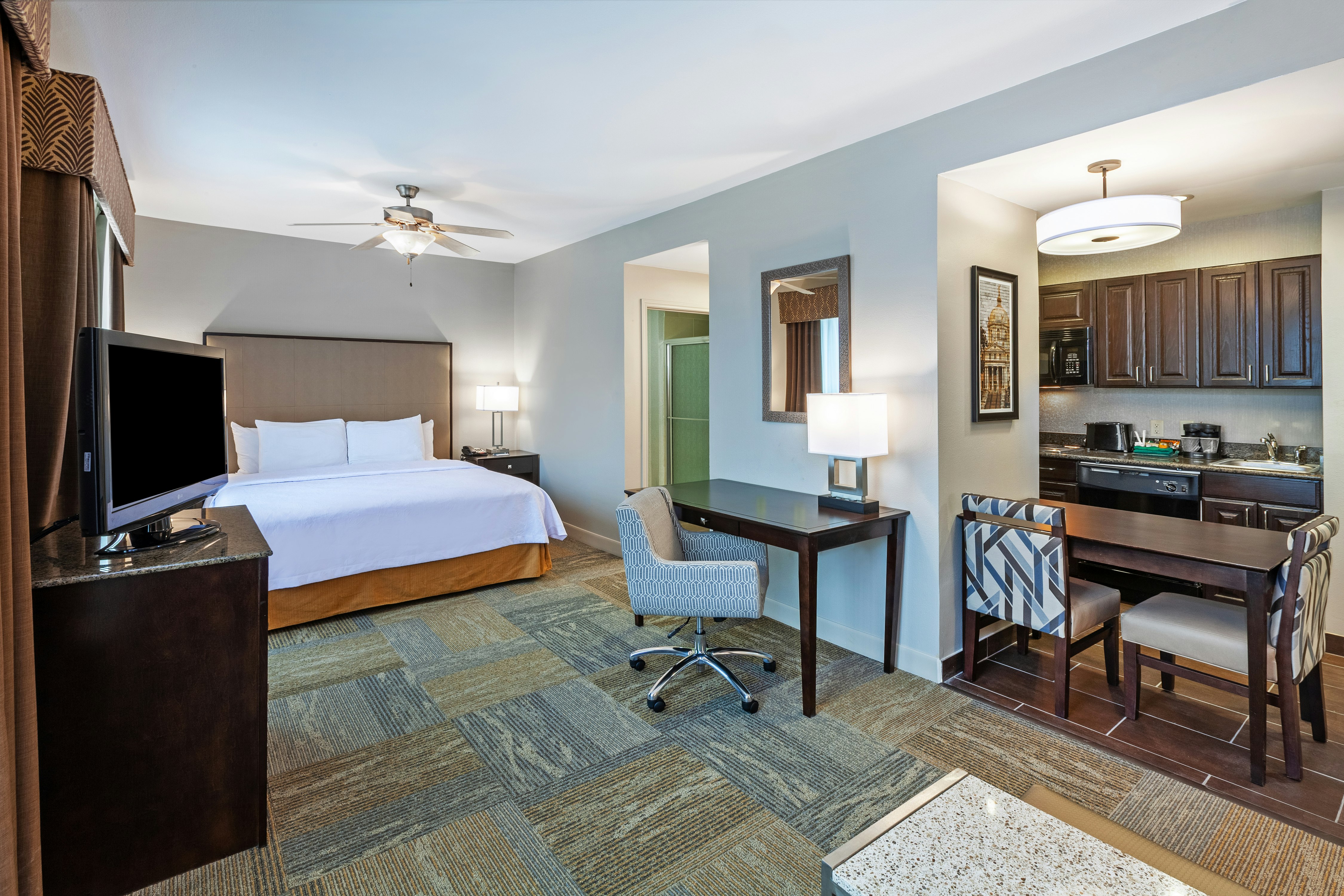 STUDIO, SUITE, KING BED