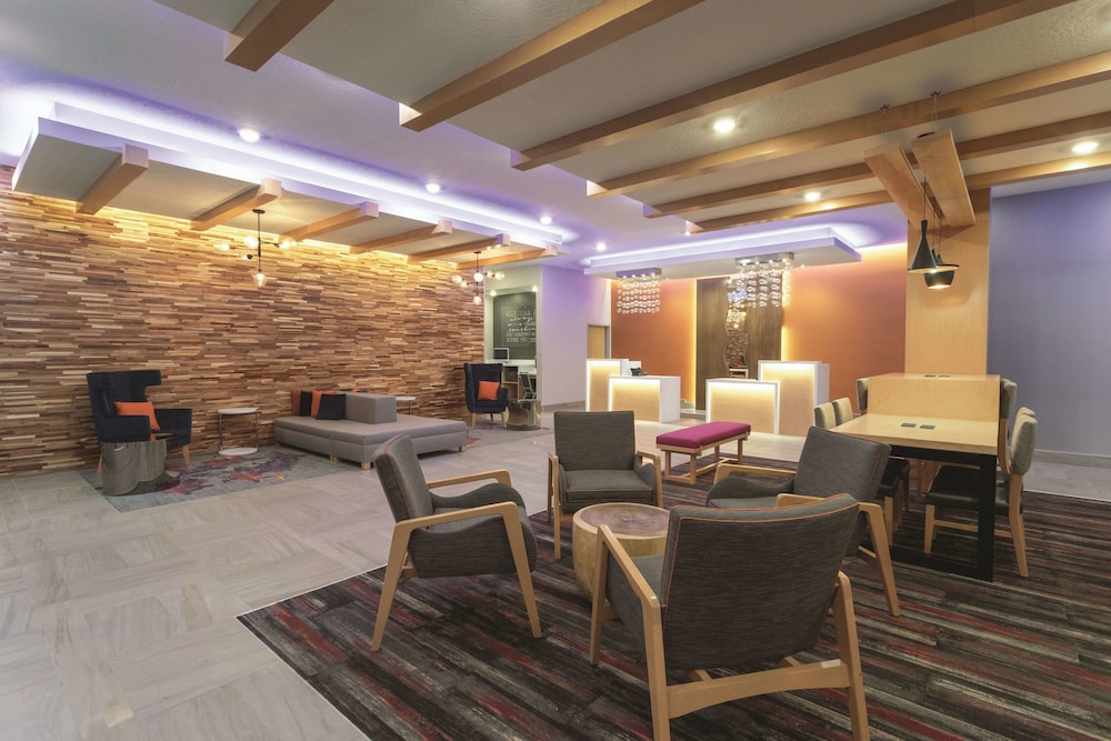 La Quinta Inn and Suites by Wyndham South Jordan 35/42