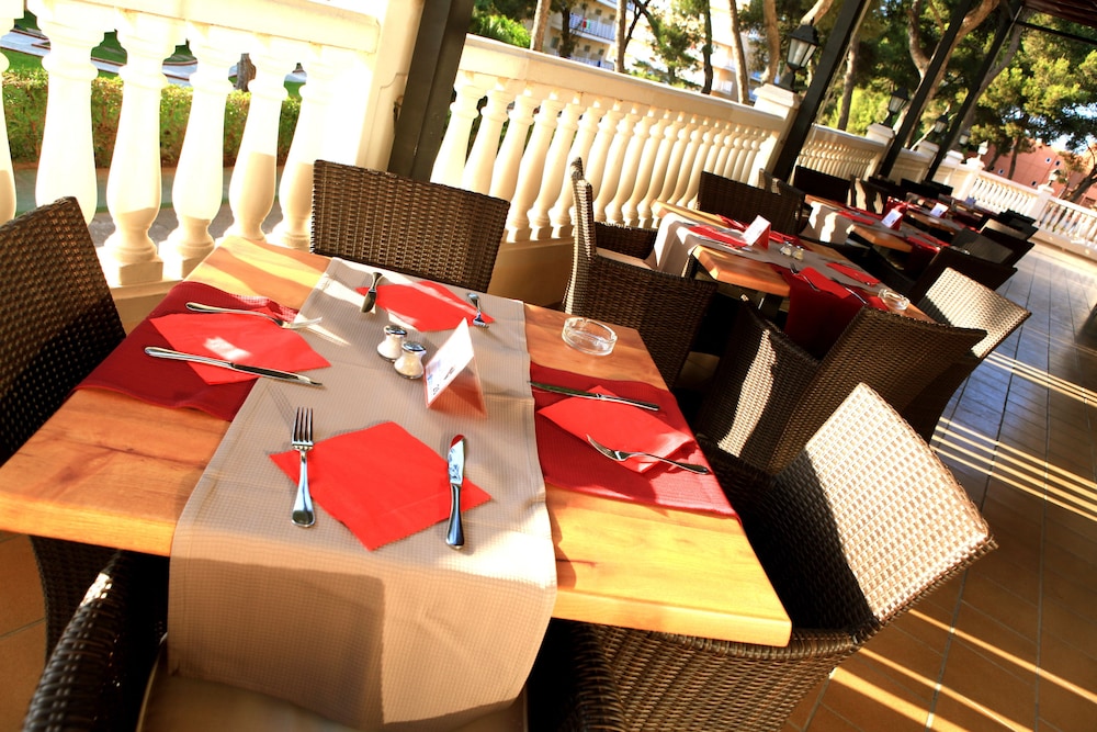 Mll Palma Bay Club Resort 12/37