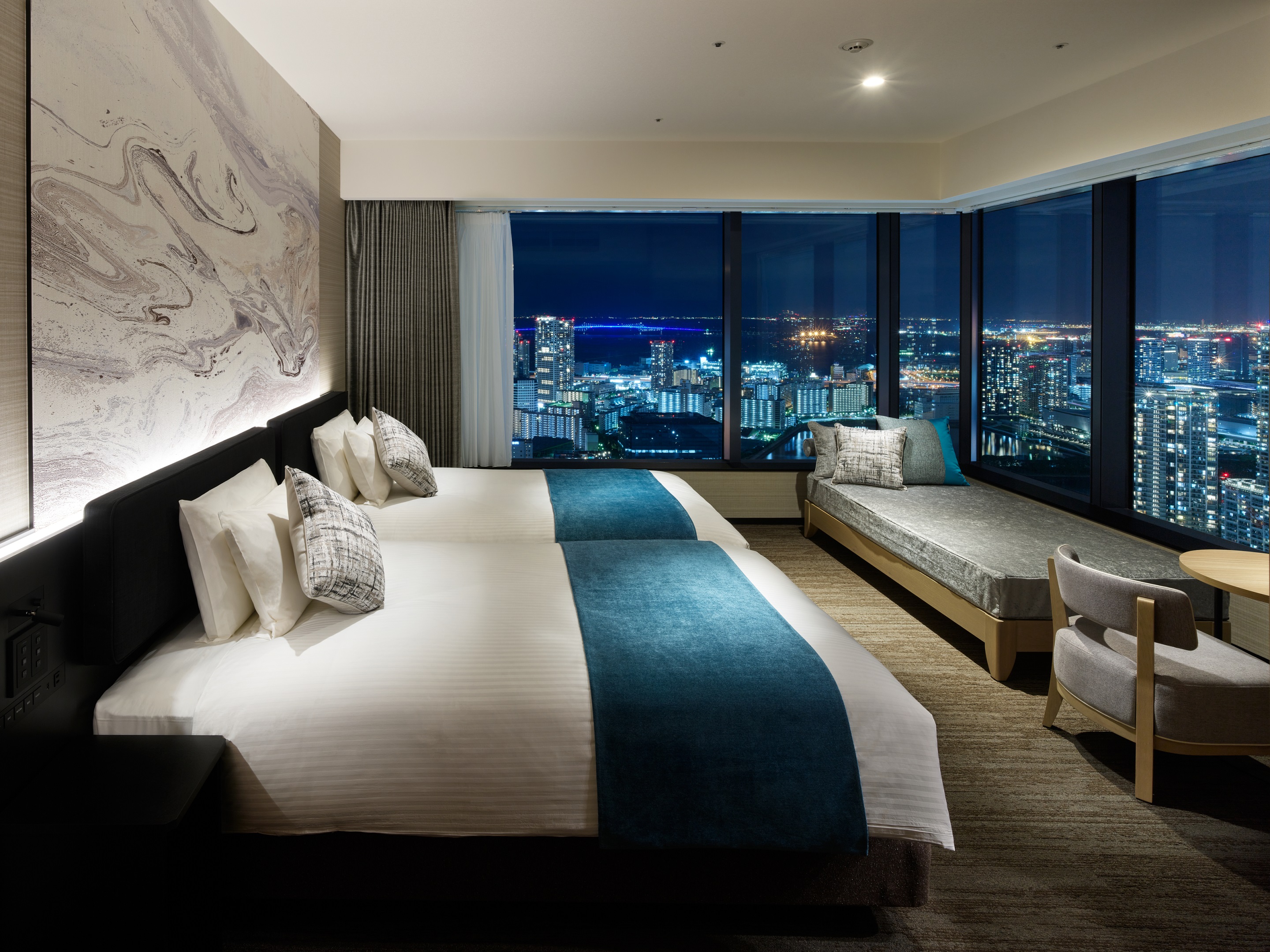 Deluxe, Twin Beds, with View, Bathtub, Corner