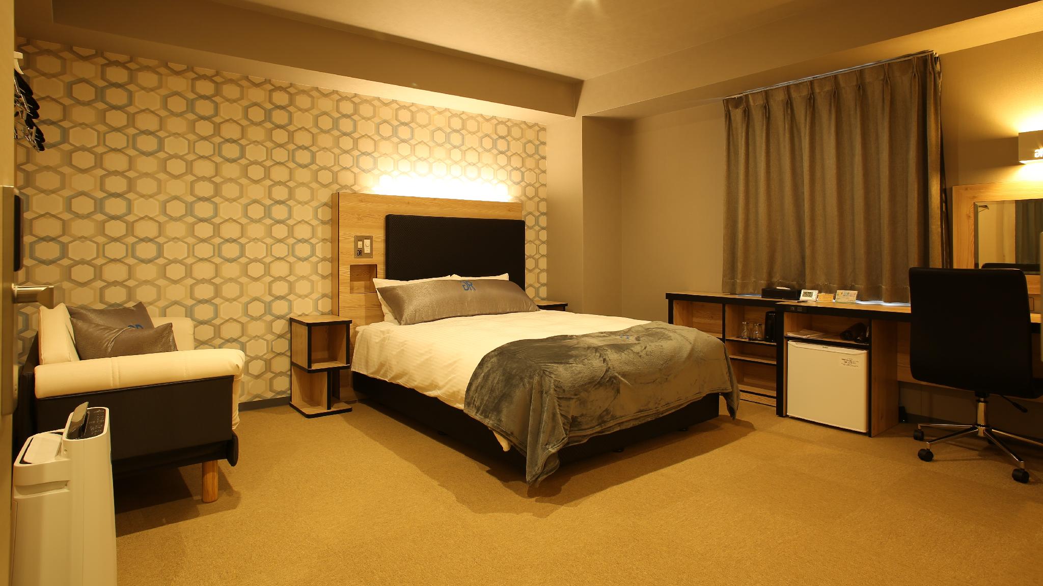 Universal, Double Bed