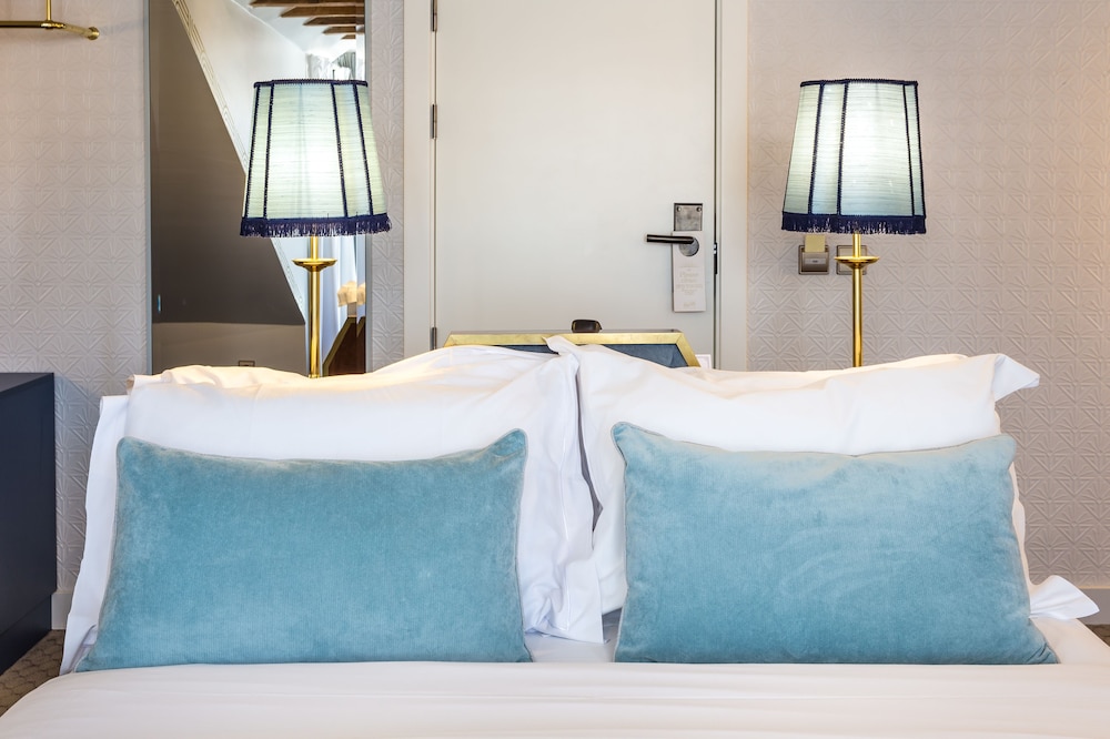 THE LIFT BOUTIQUE HOTEL 36/81